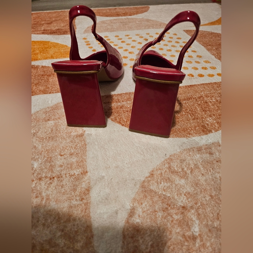 BCBGeneration Red TRINA Slingback Block Heel Pumps NW/O Box Sz 7.5 - Picture 4 of 9